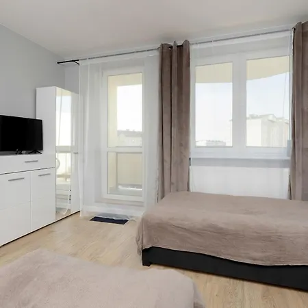 In With 3 Bedrooms, Furnished Balcony And 2 Desks By Rent Like