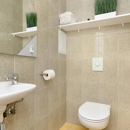 Apartment In With 3 Bedrooms, Furnished Balcony And 2 Desks By Rent Like