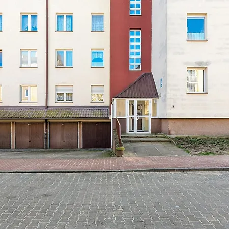 Appartement In With 3 Bedrooms, Furnished Balcony And 2 Desks By Rent Like